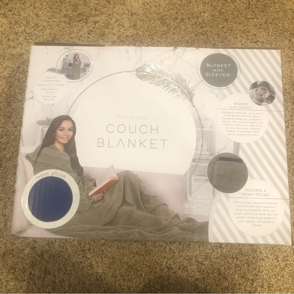 Premium Couch Blanket /NIB/ Sleeves Pocket Super Soft /Comfortable Warm 60”x70”